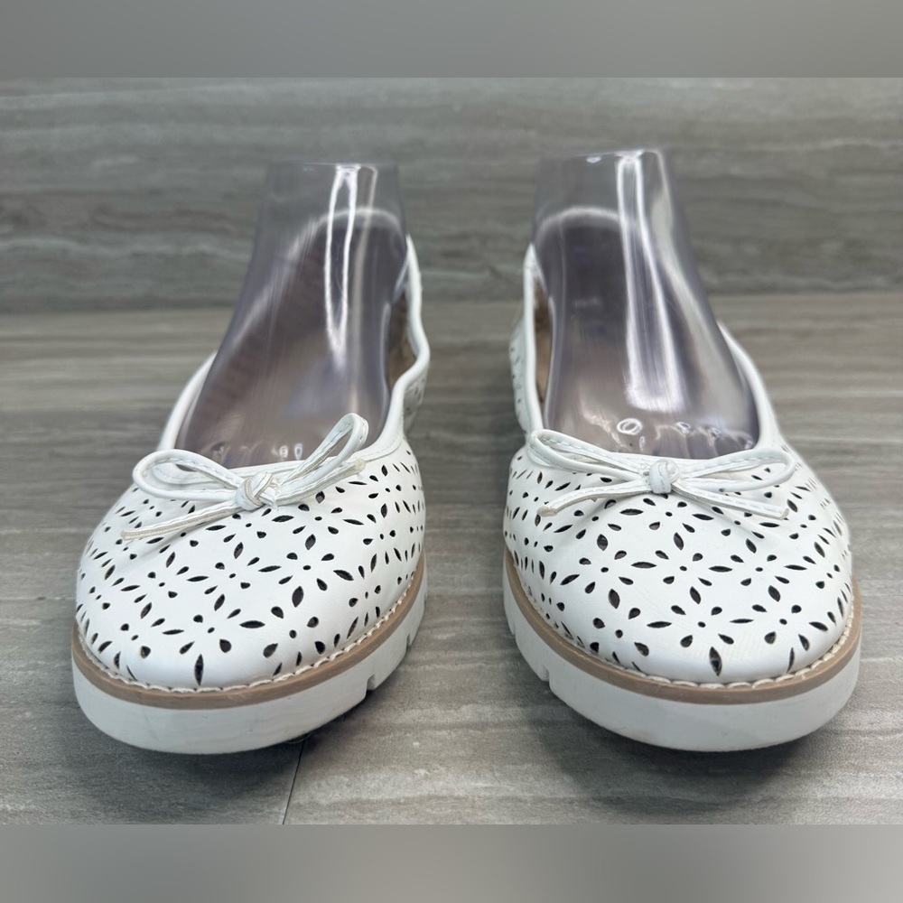 White Mountain Delgado Perforated Slip On Flats Womens Size 10 - Picture 2 of 12